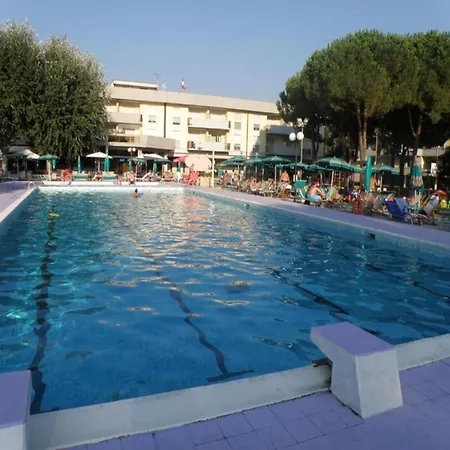 In Mit Pool * Luni